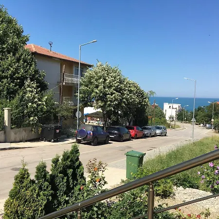 Отель Laguna Family 2*